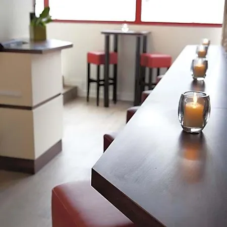 Logis Chateaubriand Hotel 2*
