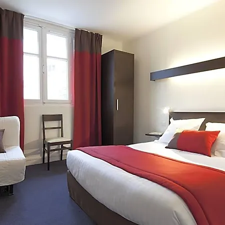 Logis Chateaubriand Hotel 2*