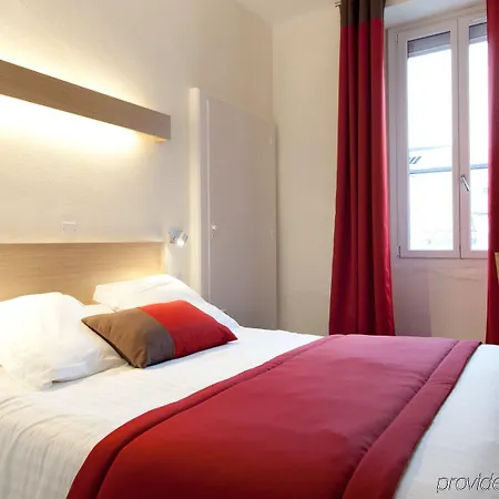 Logis Chateaubriand מלון נאנט