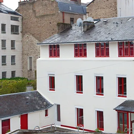 Logis Chateaubriand Hotel