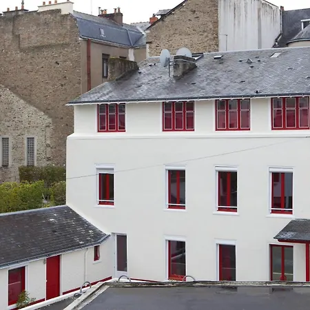 Logis Chateaubriand מלון