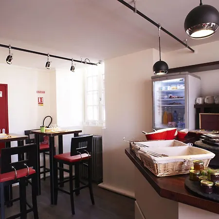 Hotel Logis Chateaubriand