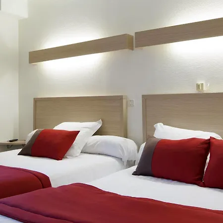 Hotel Logis Chateaubriand