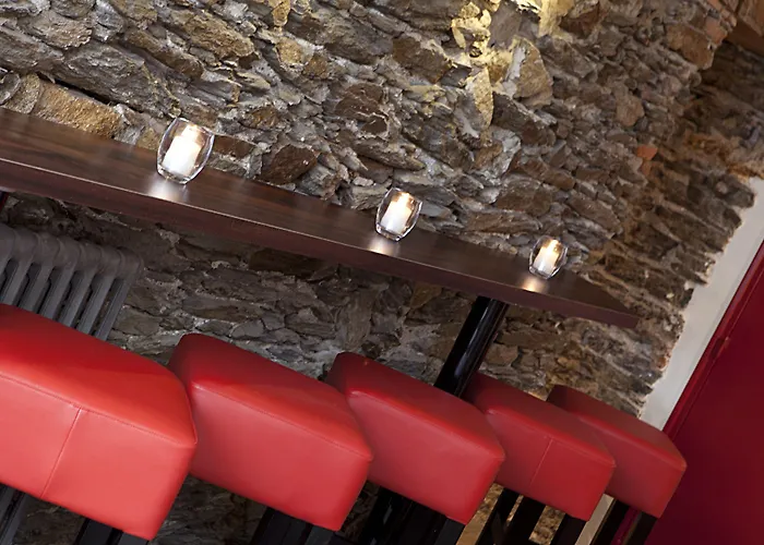 Logis Chateaubriand 2*