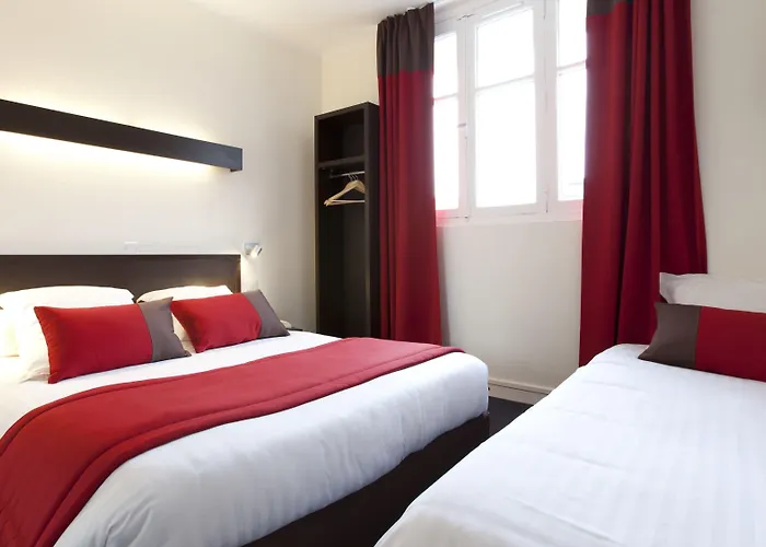 Logis Chateaubriand Hotel