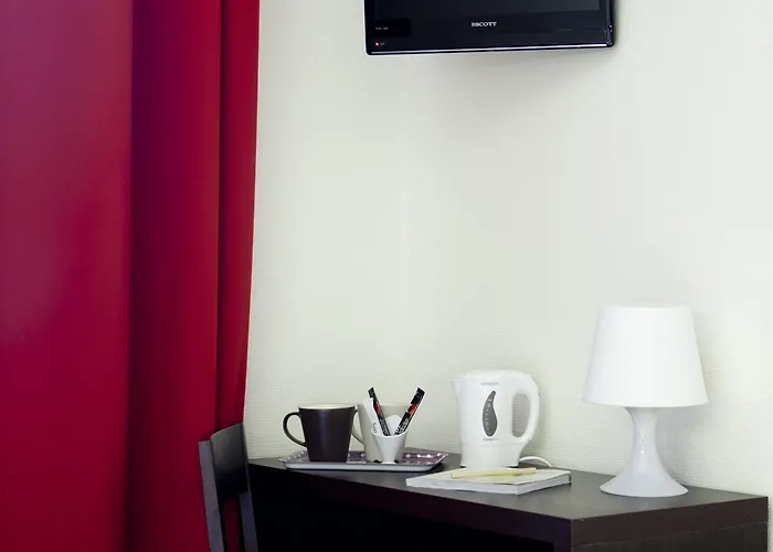 ロジ シャトーブリアン ホテル 2*