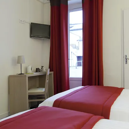 מלון Logis Chateaubriand נאנט