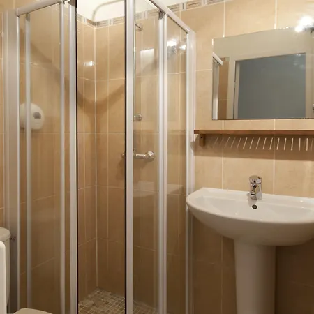 Logis Chateaubriand מלון 2*