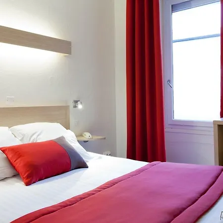 Logis Chateaubriand מלון 2*