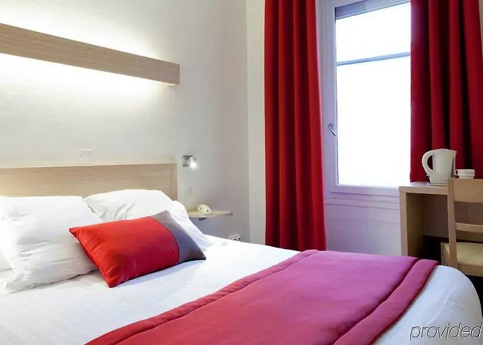 Logis Chateaubriand Hotel 2*