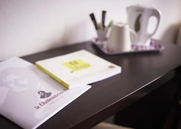 Logis Chateaubriand Hotel